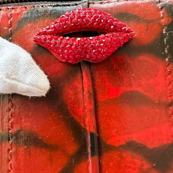 CChloe Leather Zip Around Long Wallet customized Crossbody - Picture 14 of 14